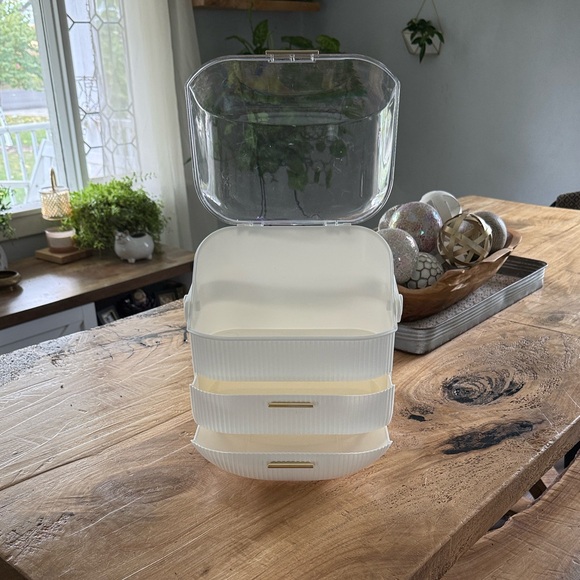 Organizer - Picture 3 of 3